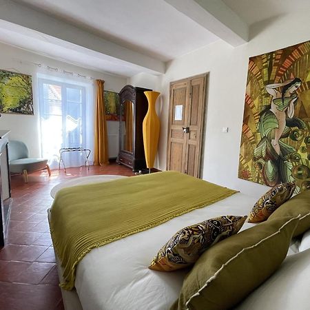 L'Oiseau Bleu Suite Merle Bleu Roubia Екстериор снимка