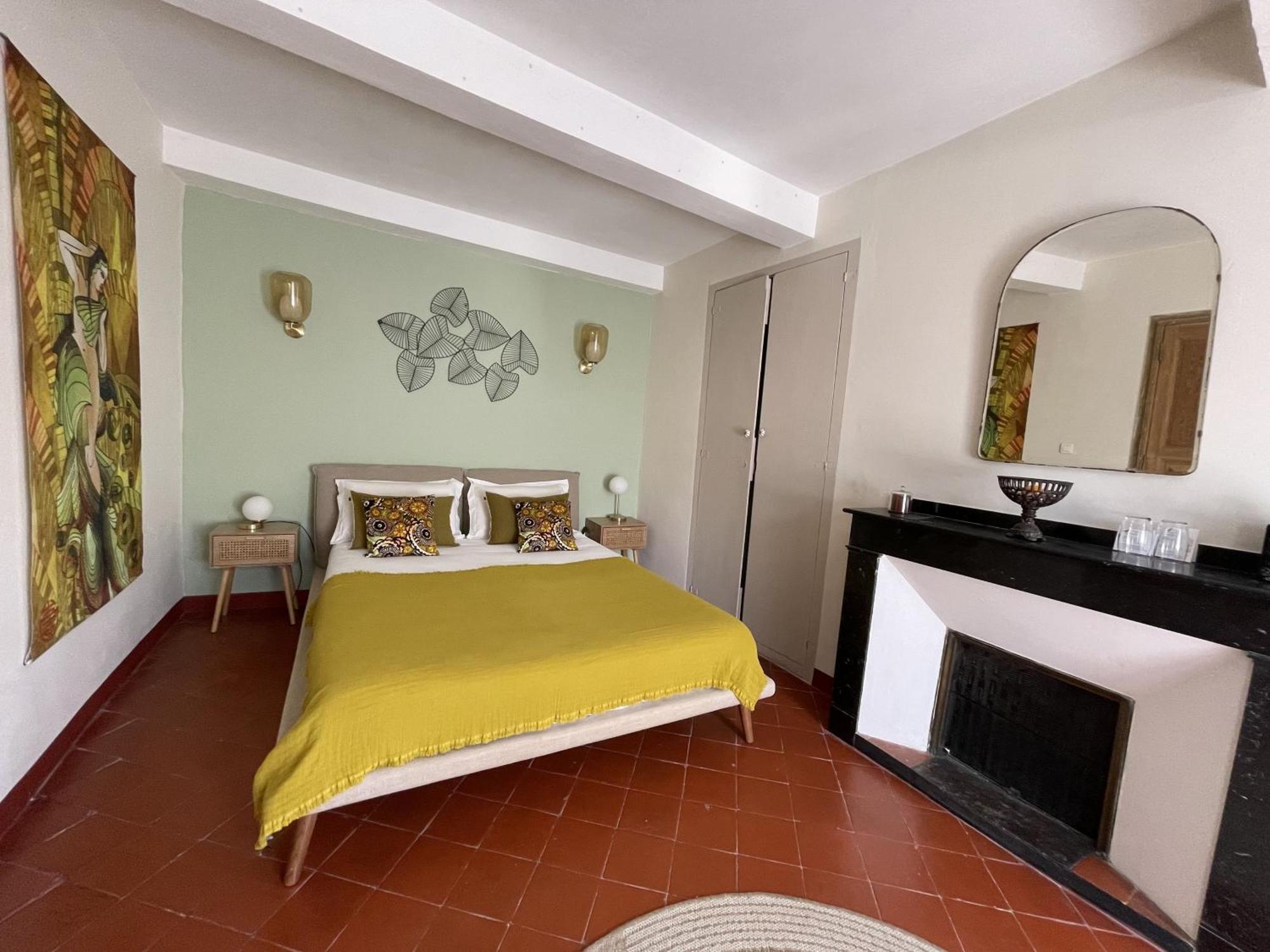 L'Oiseau Bleu Suite Merle Bleu Roubia Екстериор снимка